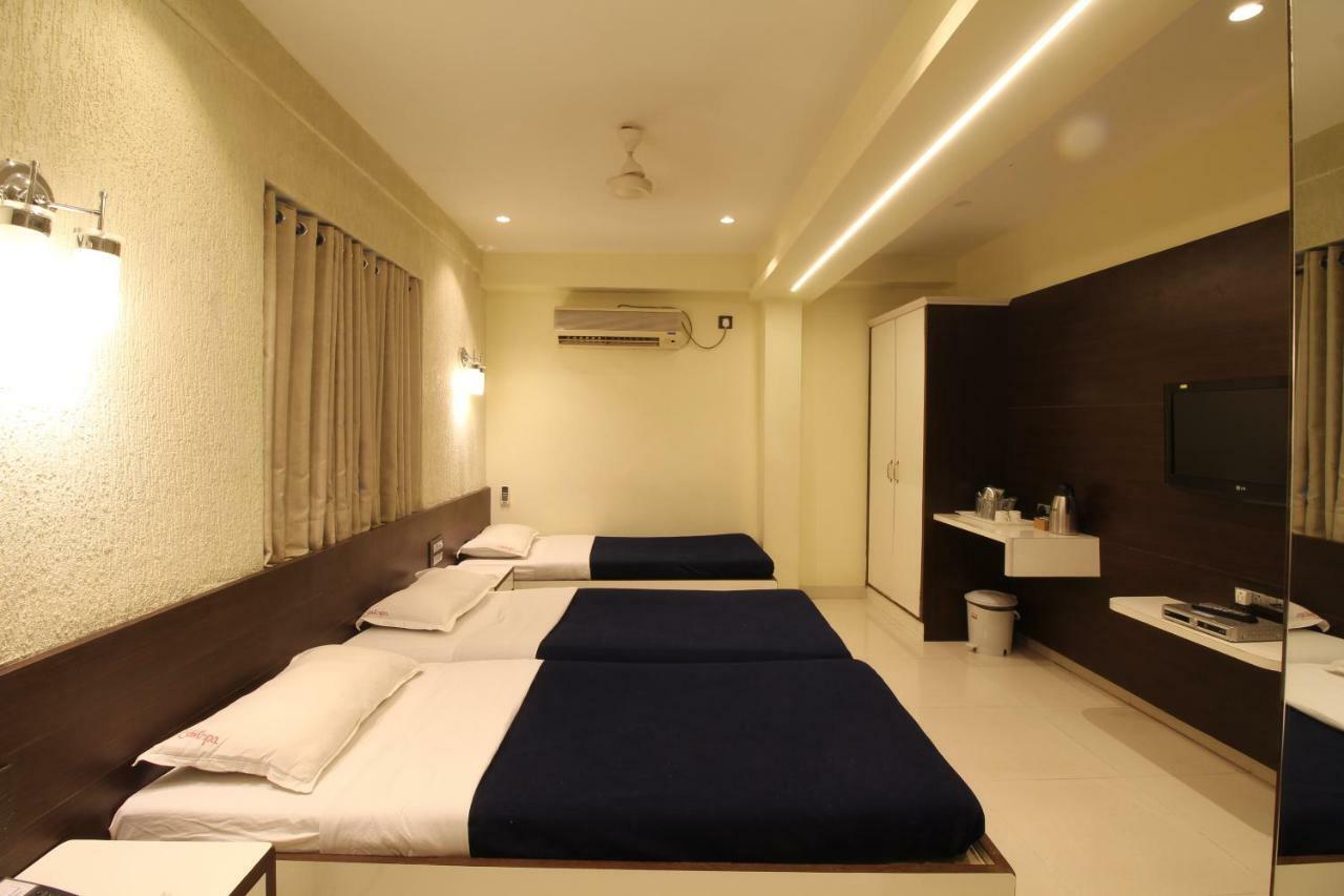 Hotel Shivam Pune Exteriör bild