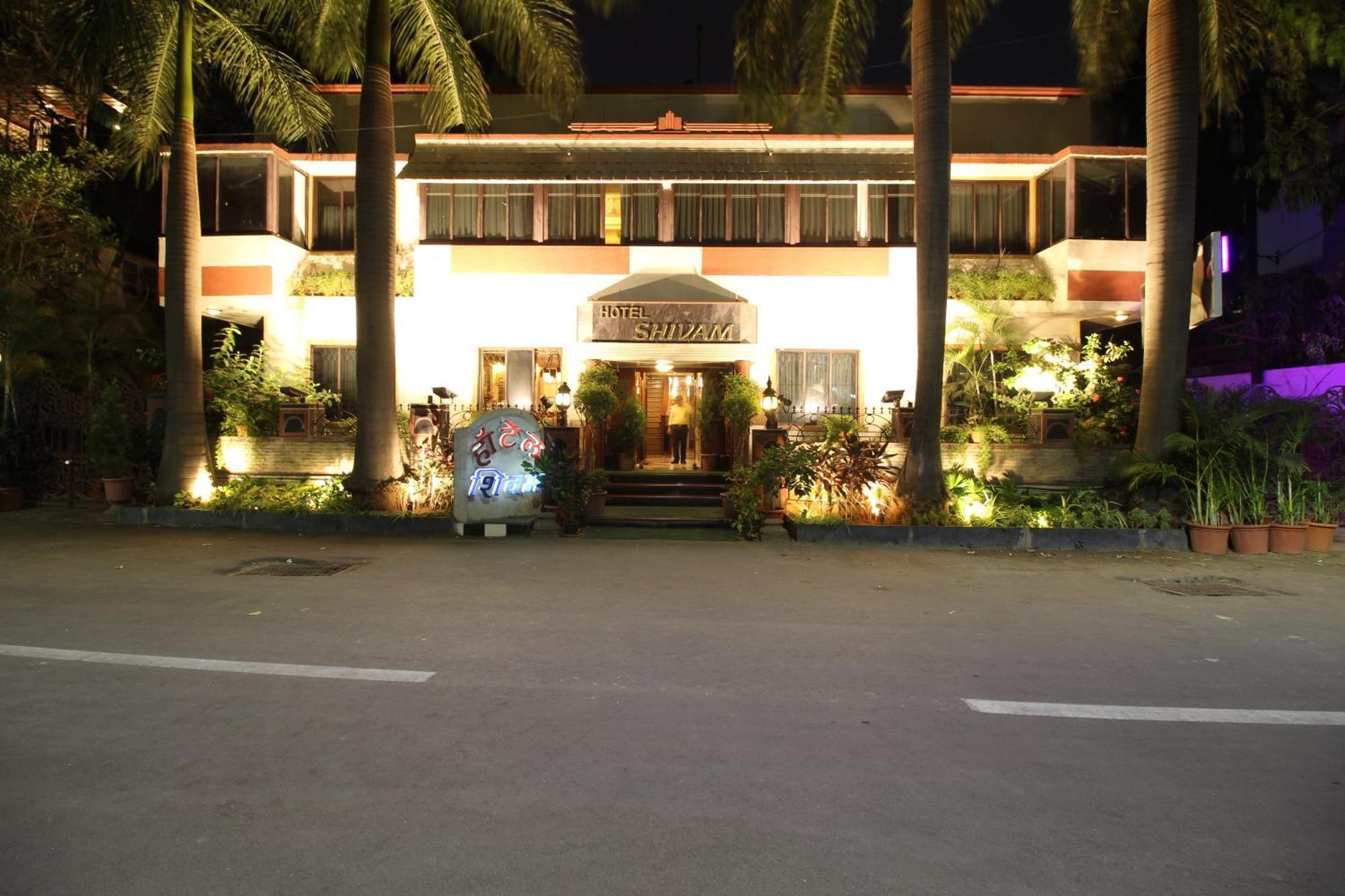 Hotel Shivam Pune Exteriör bild