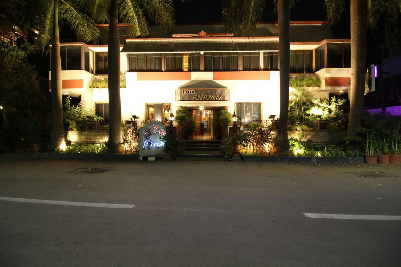 Hotel Shivam Pune Exteriör bild