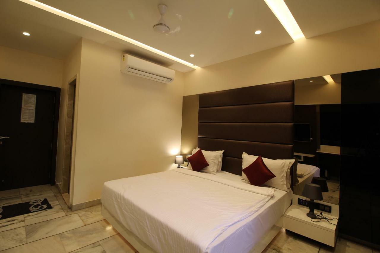 Hotel Shivam Pune Exteriör bild